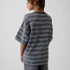 Dziecięcy T-shirt oversize z grubej dzianiny