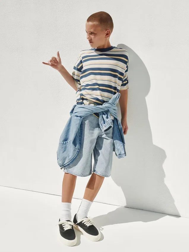 Dziecięcy T-shirt oversize z grubej dzianiny