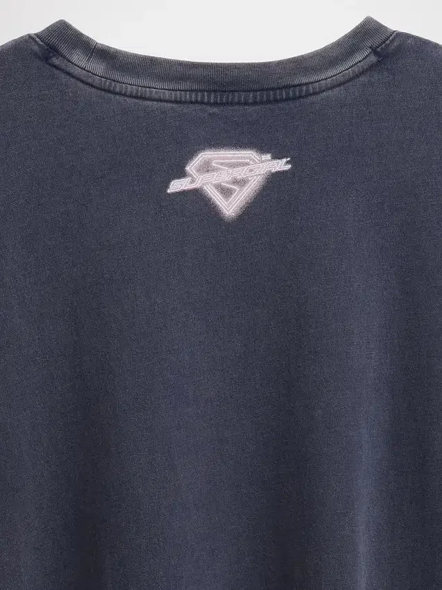 Dziecięcy T-shirt oversize z motywem Supergirl