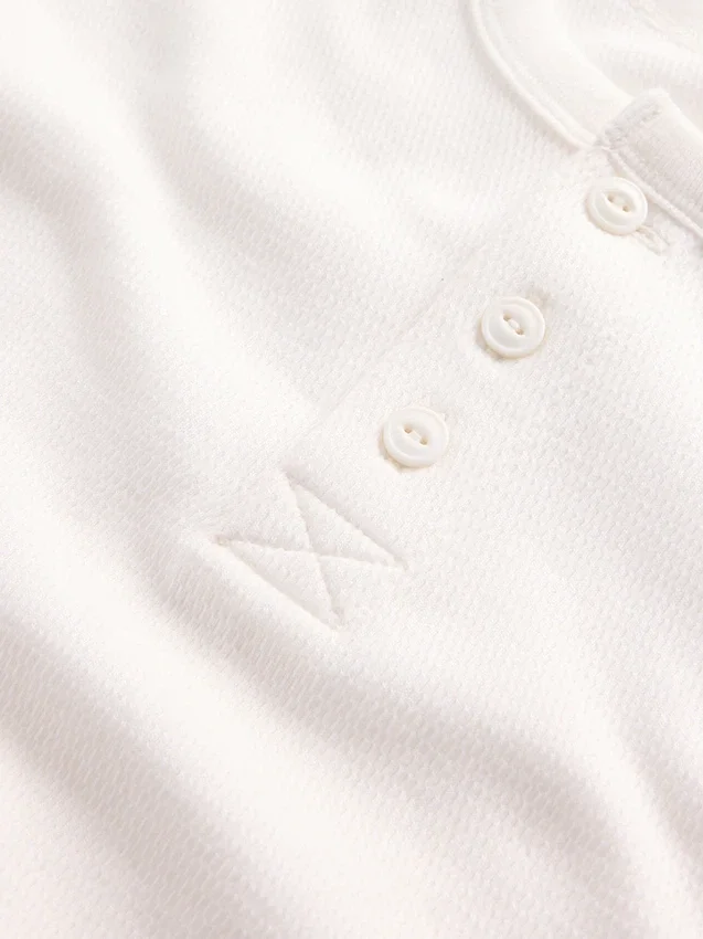 Dziecięcy T-shirt typu Henley o luźnym kroju