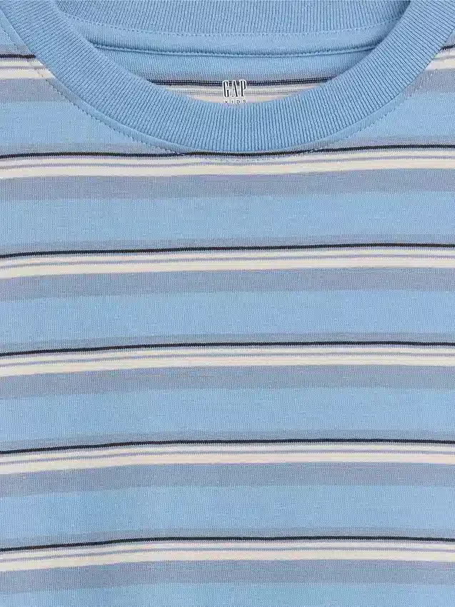 Dziecięcy T-shirt w paski o luźnym kroju