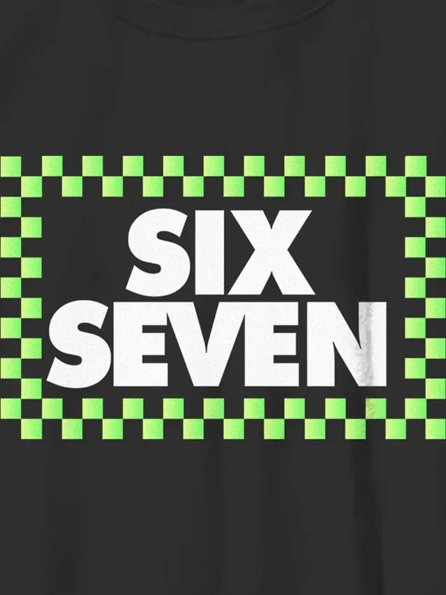 Dziecięcy T-shirt z nadrukiem w kratkę „Six Seven”