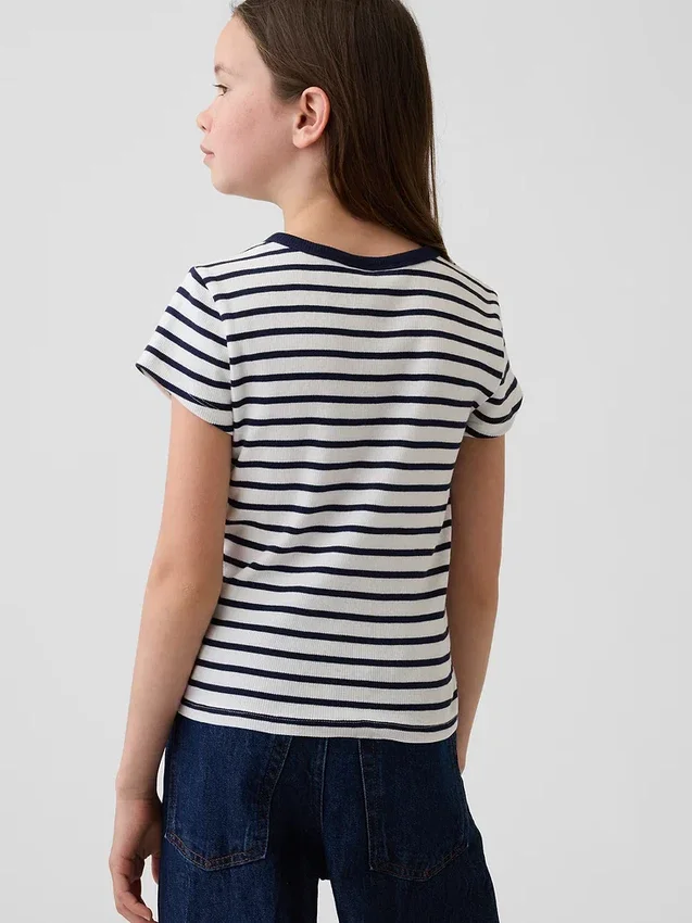 Dziecięcy T-shirt z prążkowanego materiału z haftem