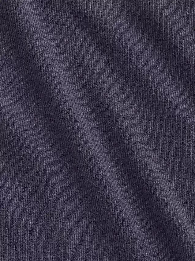 Dziecięcy T-shirt z prążkowanego materiału z haftem