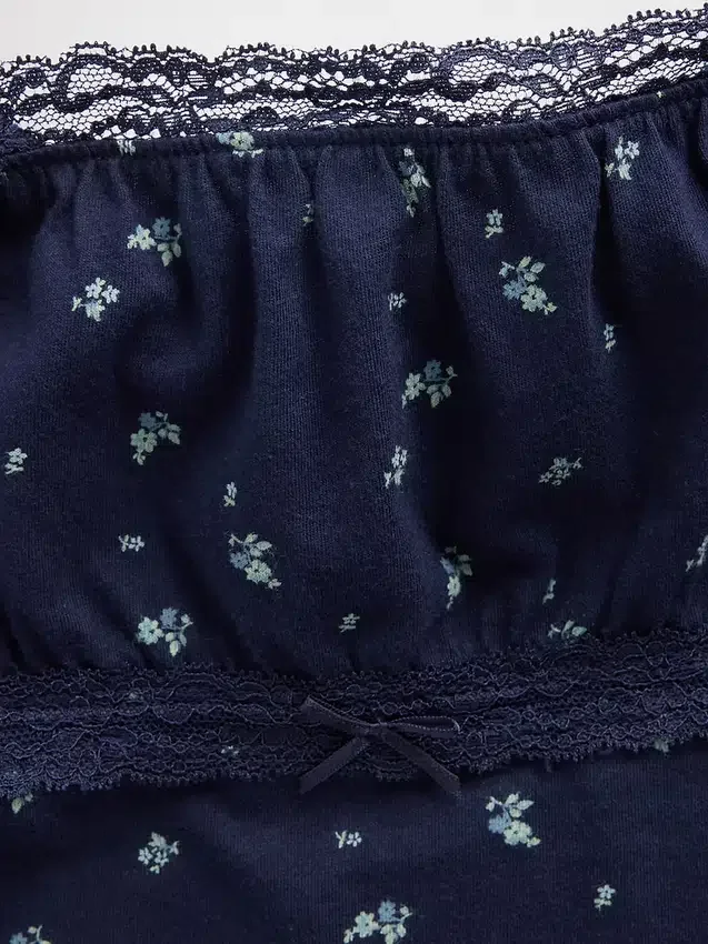 Dziecięcy top z bufiastymi rękawami i koronkową lamówką