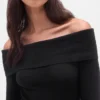 Elastyczna sukienka midi z dzianiny CashSoft z odkrytymi ramionami