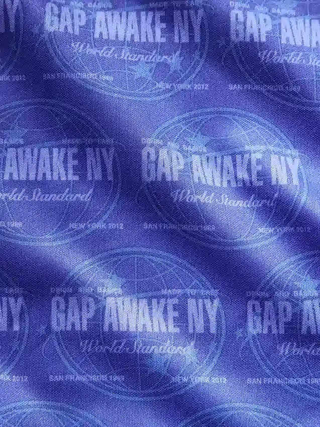 Gap × Awake Ny – koszulka z nadrukiem w stylu oversize
