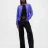 GAP × Disney „Miasteczko Halloween” Tima Burtona – kardigan z motywem czaszek z dzianiny CashSoft