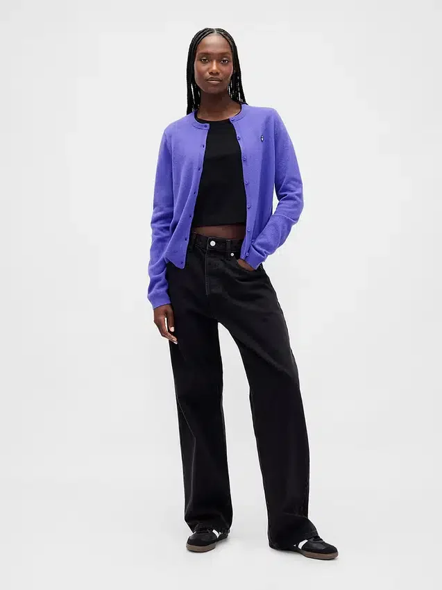 GAP × Disney „Miasteczko Halloween” Tima Burtona – kardigan z motywem czaszek z dzianiny CashSoft