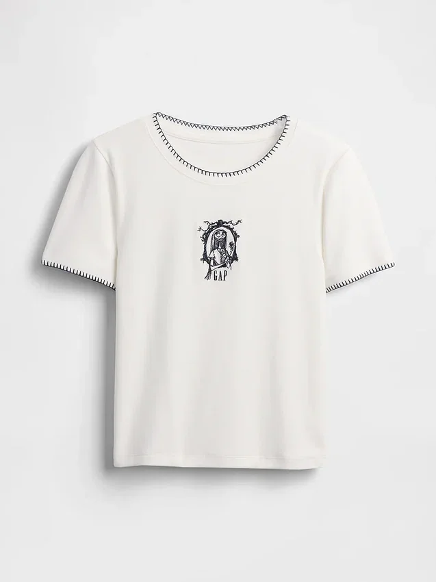 GAP × Disney „The Nightmare Before Christmas” Tima Burtona – nowoczesny T-shirt o zwężonym kroju