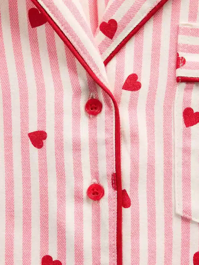 GAP × Summer Fridays Luźna flanelowa koszula piżamowa w serduszka
