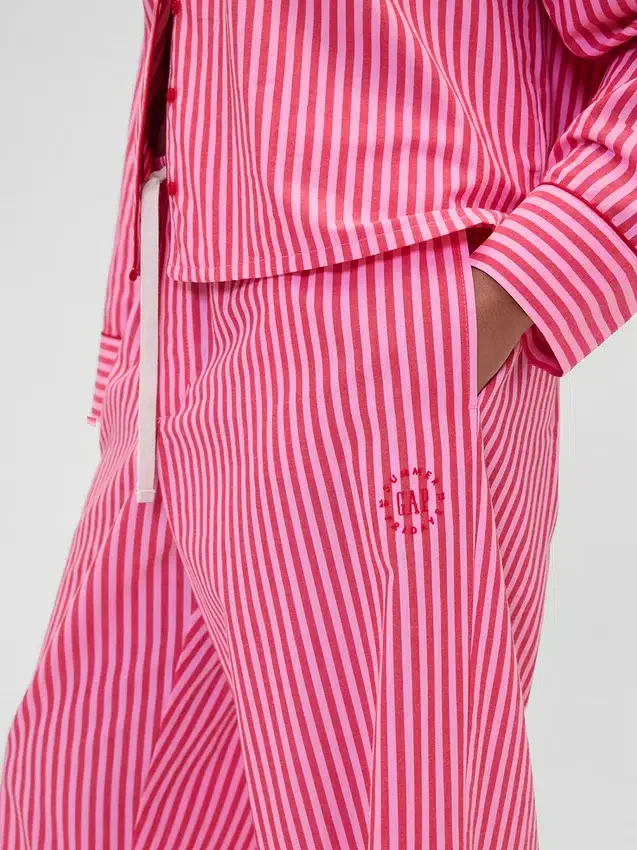 Gap × Summer Fridays Luźne spodnie piżamowe w paski z popeliny