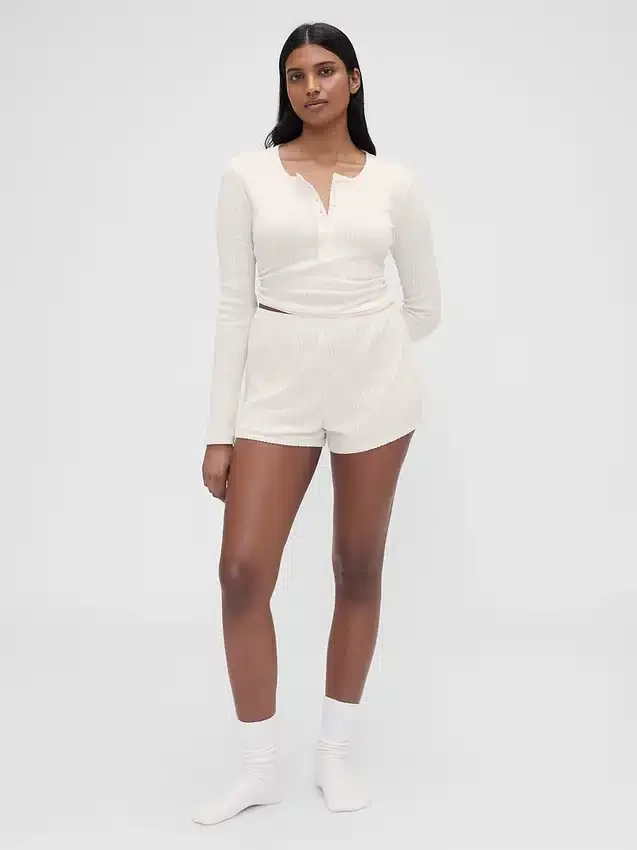 GAP × Summer Fridays – szorty piżamowe z dzianiny typu pointelle