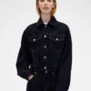 GAP × Victoria Beckham – luźna, skrócona kurtka dżinsowa