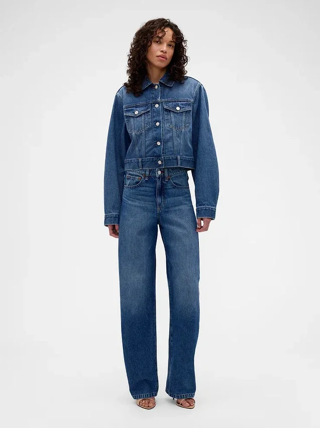 GAP × Victoria Beckham – luźna, skrócona kurtka dżinsowa