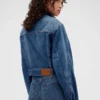 GAP × Victoria Beckham – luźna, skrócona kurtka dżinsowa