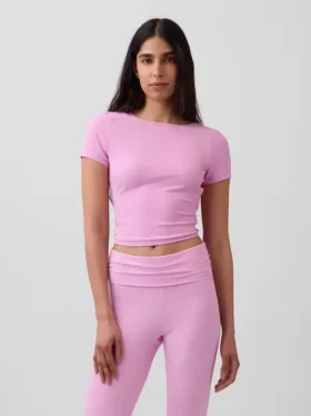 GapFit Smooth – dwustronny top typu crop z kopertowym dekoltem