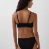 Góra bikini z okrągłym dekoltem i prążkowanym materiałem