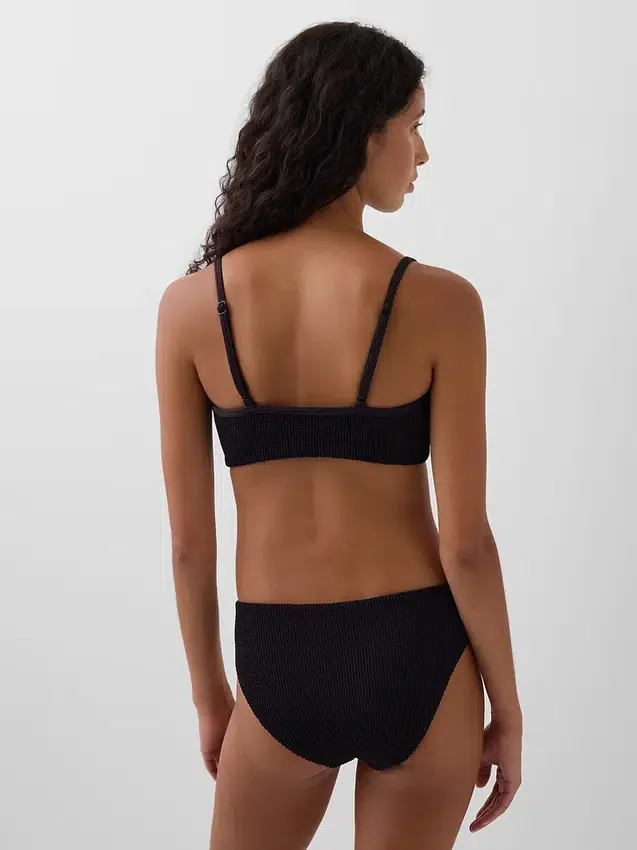 Góra bikini z okrągłym dekoltem i prążkowanym materiałem