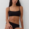 Góra bikini z okrągłym dekoltem i prążkowanym materiałem