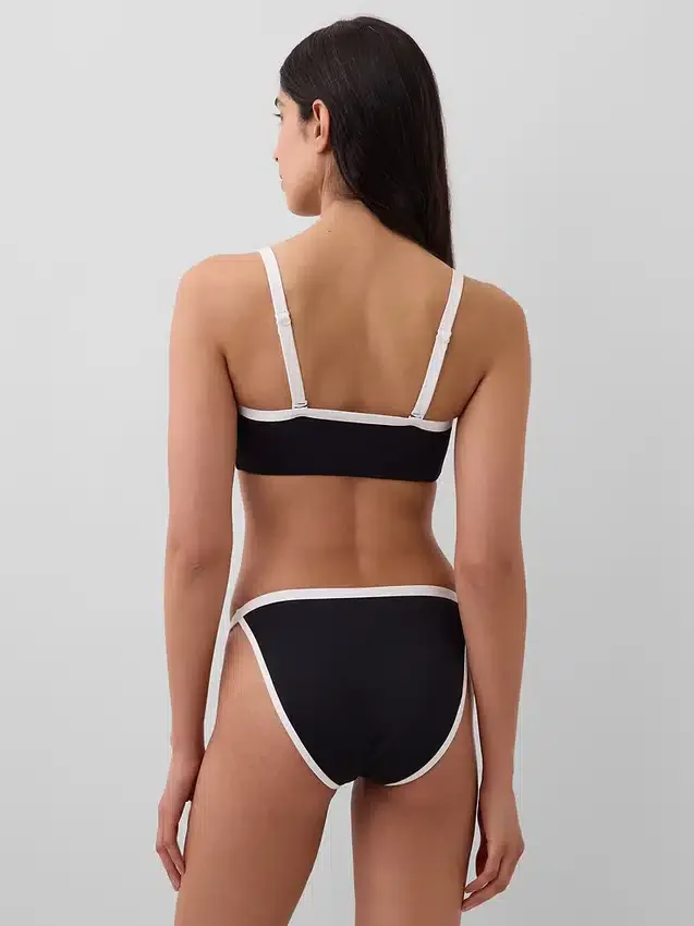 Górka bikini typu bandeau