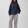 Gruba bluza oversize z logo i zamkiem do jednej czwartej długości