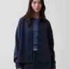 Gruba koszula z frotte francuskiego w stylu oversize z zapięciem na guziki