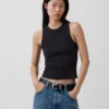 Gruba koszulka bez rękawów z dekoltem typu halter