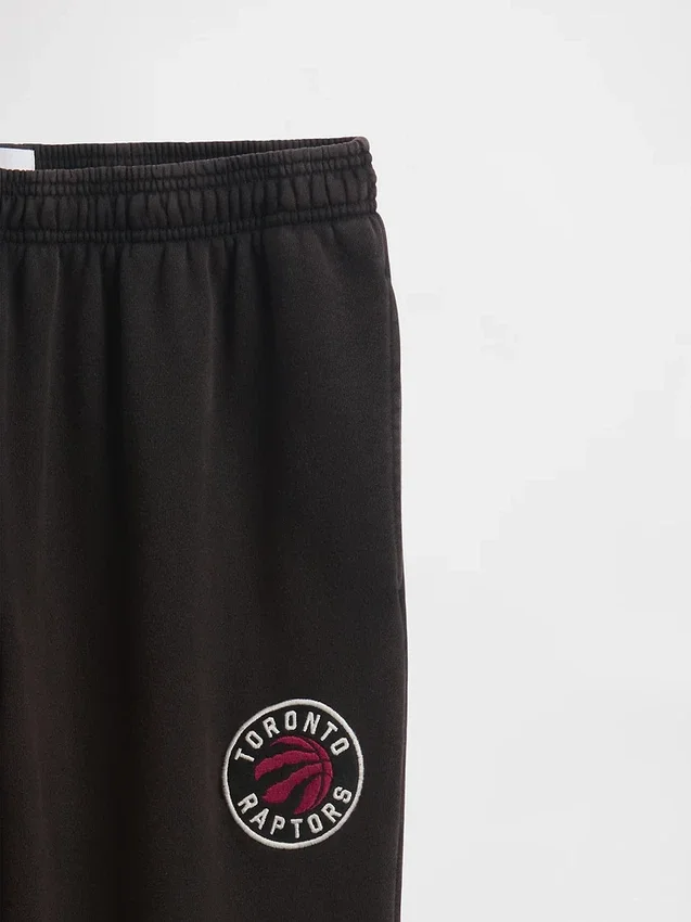 Grube spodnie dresowe z logo NBA Toronto Raptors