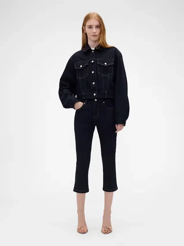 Jeansy capri z niskim stanem GAP × Victoria Beckham