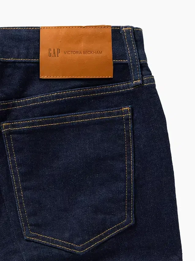 Jeansy capri z niskim stanem GAP × Victoria Beckham