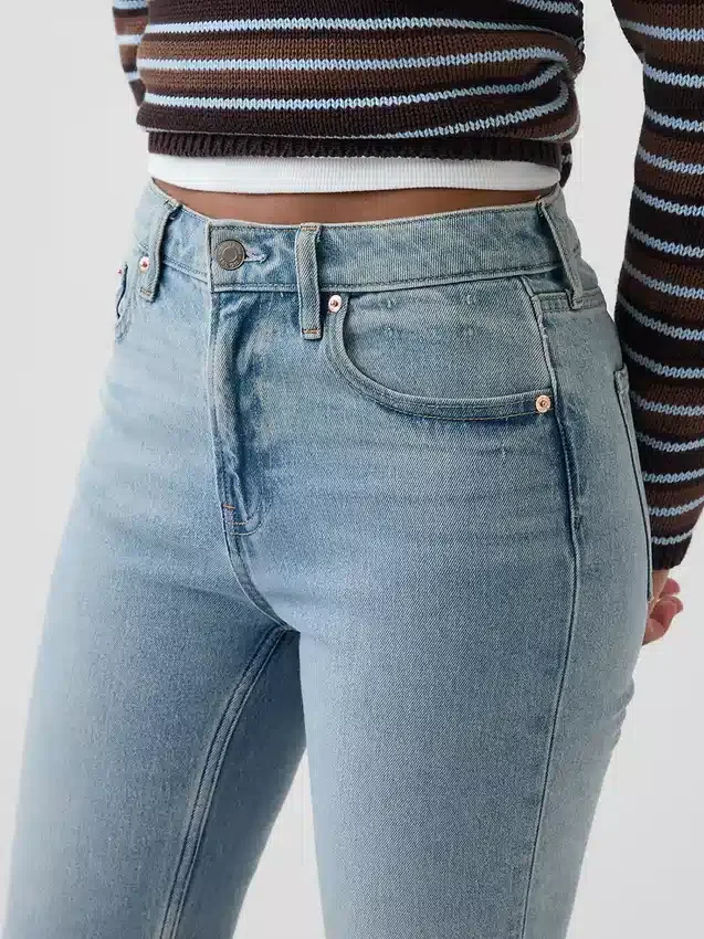 Jeansy Curvy z wysokim stanem, o kroju slim straight w stylu lat 90.