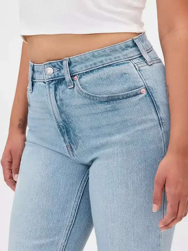 Jeansy Curvy z wysokim stanem, o kroju slim straight w stylu lat 90.
