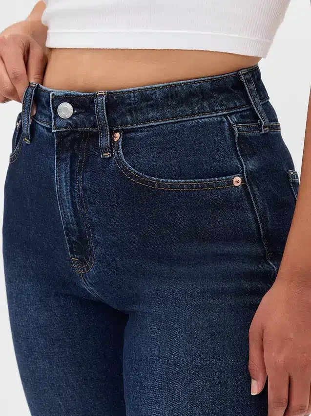 Jeansy Curvy z wysokim stanem, o kroju slim straight w stylu lat 90.
