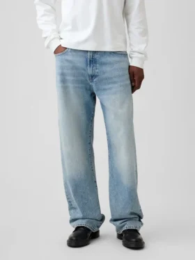 Jeansy o luźnym kroju w stylu lat 90.