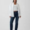 Jeansy o niskim stanie i prostym kroju „Slim Straight” w stylu lat 90.