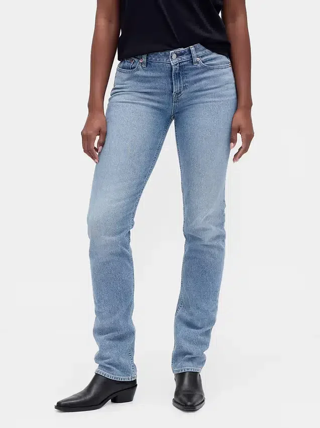 Jeansy o niskim stanie i prostym kroju „Slim Straight” w stylu lat 90.