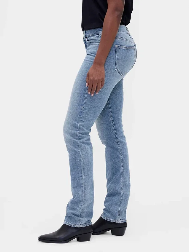 Jeansy o niskim stanie i prostym kroju „Slim Straight” w stylu lat 90.