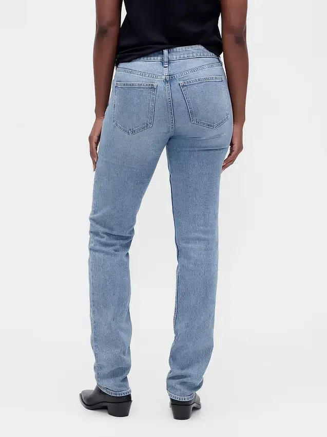 Jeansy o niskim stanie i prostym kroju „Slim Straight” w stylu lat 90.