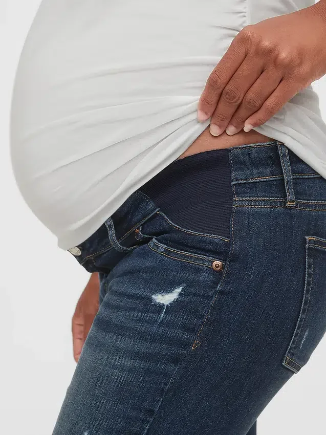 Jeansy odzieży ciążowej typu skinny do kostek z wstawkami