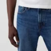Jeansy typu bootcut