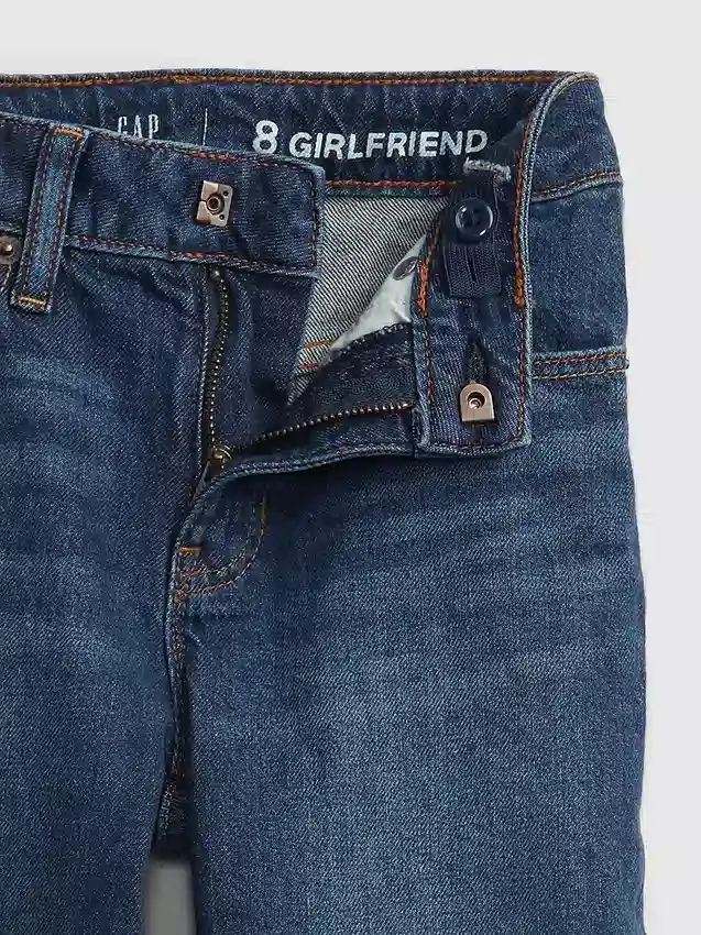 Jeansy typu „girlfriend” z średnim stanem dla dziewczynek