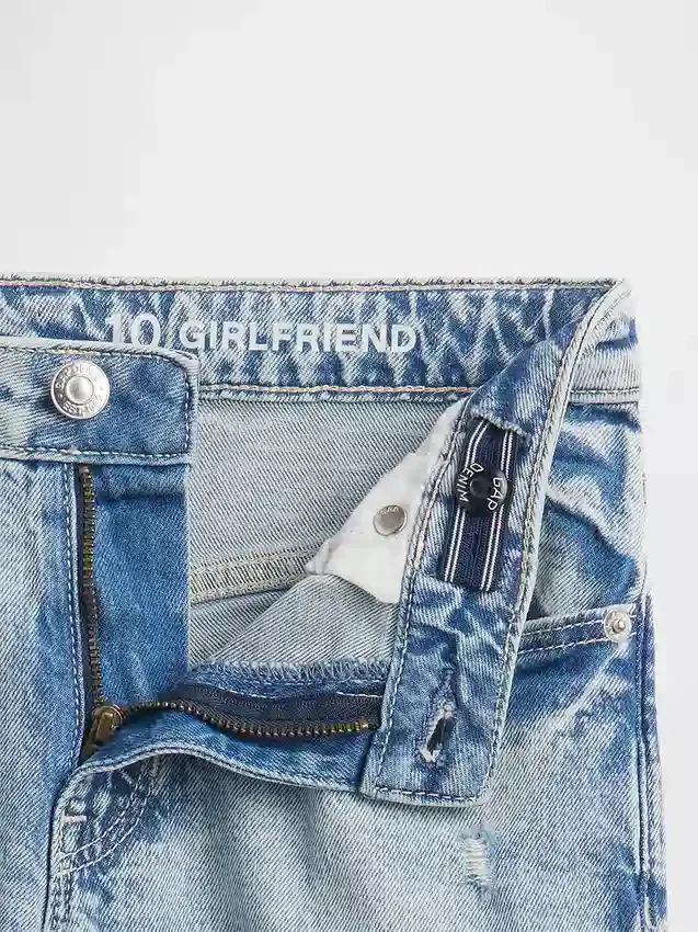Jeansy typu „girlfriend” z średnim stanem dla dziewczynek
