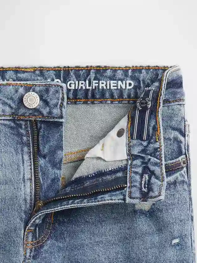 Jeansy typu „girlfriend” z średnim stanem dla dziewczynek