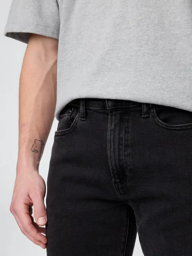 Jeansy typu skinny