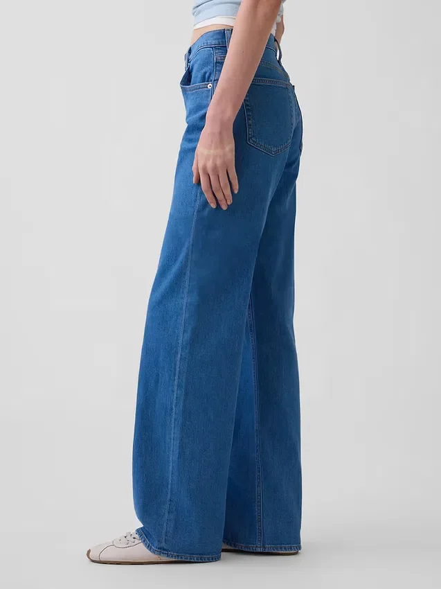 Jeansy z niskim stanem w stylu lat 90. o luźnym kroju