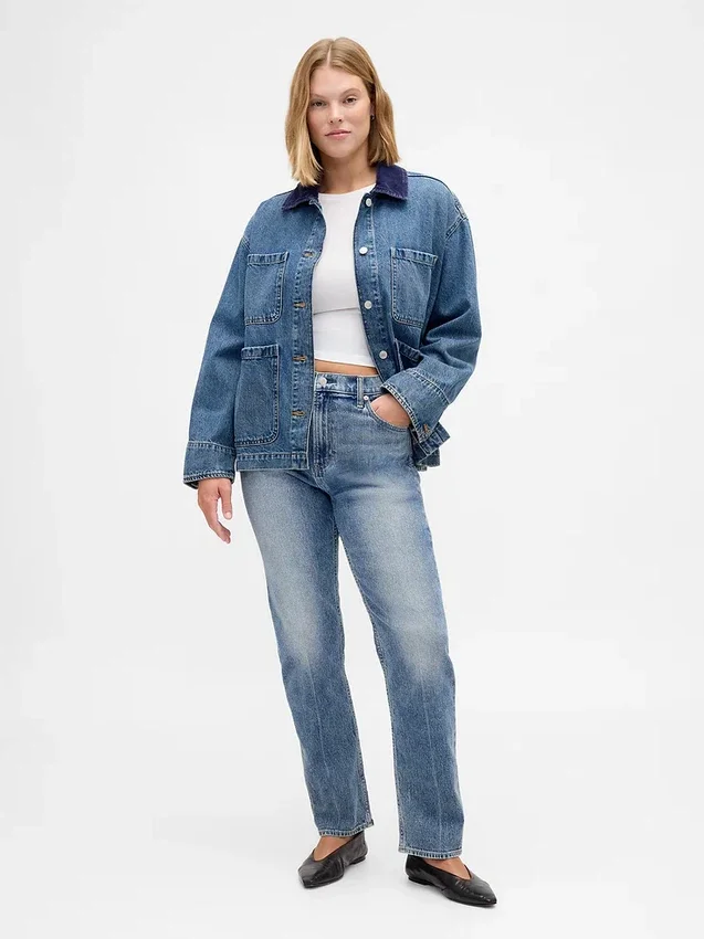 Jeansy z wysokim stanem w stylu lat 90. o prostym kroju