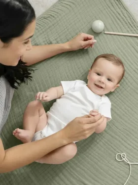 Kocyk muślinowy dla niemowląt Comfy Cubs