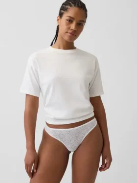 Koronkowe stringi