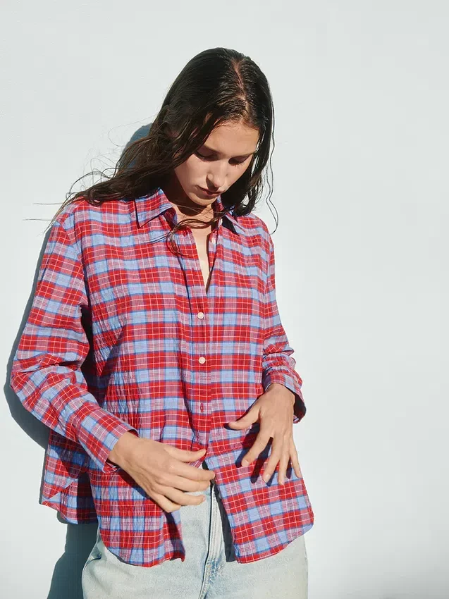 Koszula oversize w kratę z tkaniny seersucker